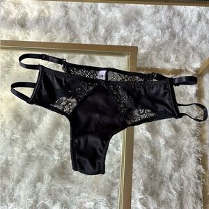 Fashion nova Elegant Black Lace Women's Intimate bottoms size small